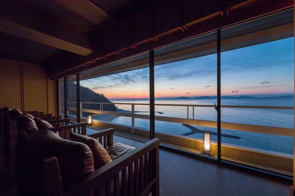 Lounge - shunkeiroman ginpaso (Gamagori)