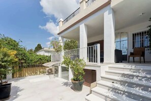 Terrace/patio - Beautiful Family Villa in Marbella: Pool, Beach and Sunshine in the vicinity of (Marbella)