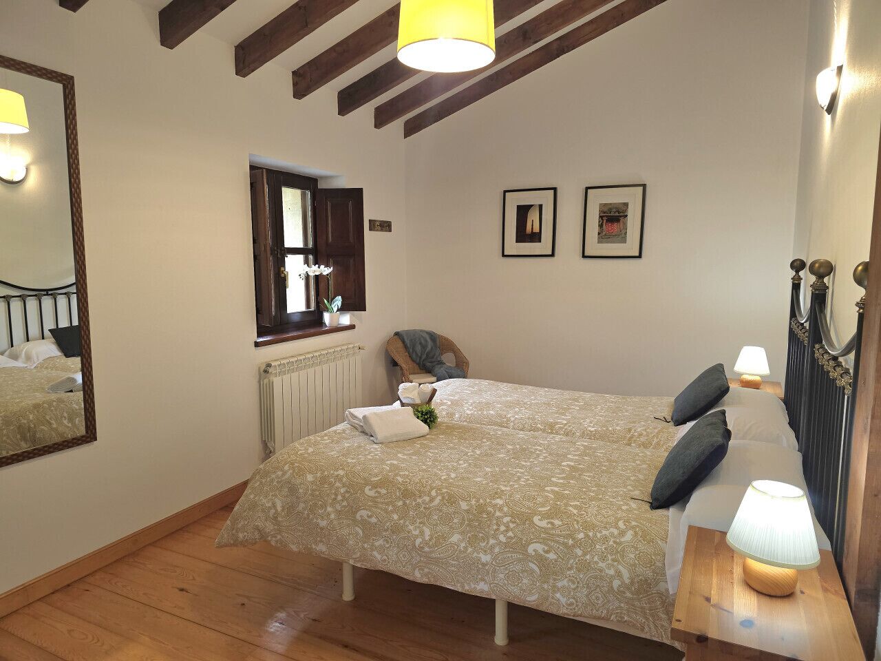 3 dormitorios, tabla de planchar con plancha, wifi gratis y ropa de cama