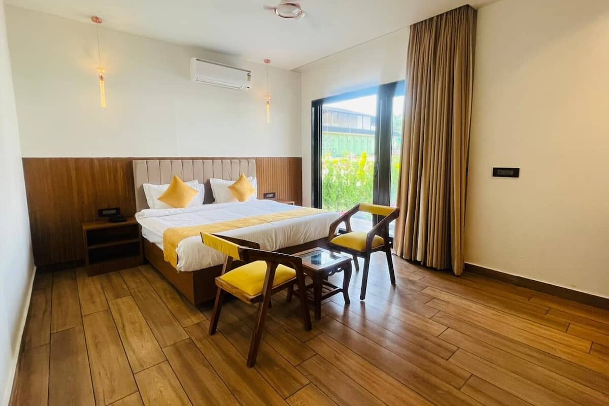 ملاءات من القطن المصري وأغطية فراش متميزة وألحفة محشوة بالريش وميني بار