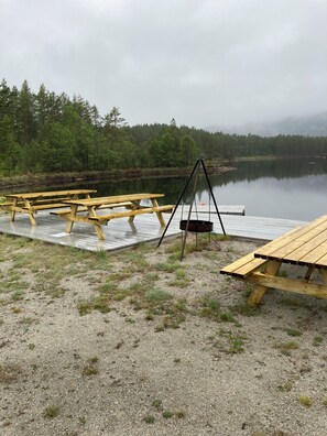 Outdoor dining - Family-Friendly Cabin Near Ski Slopes and Trails. Sleeps 12 (Telemark)