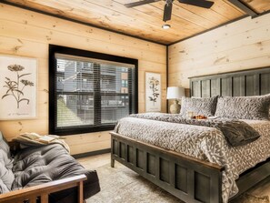 5 bedrooms, desk, iron/ironing board, WiFi