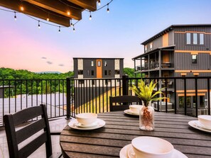 Outdoor dining - 5BR Luxury | Rooftop Lounge | Indoor Pool | Hot Tub | Walk to Water Park | Sleeps 22 (Sevierville)