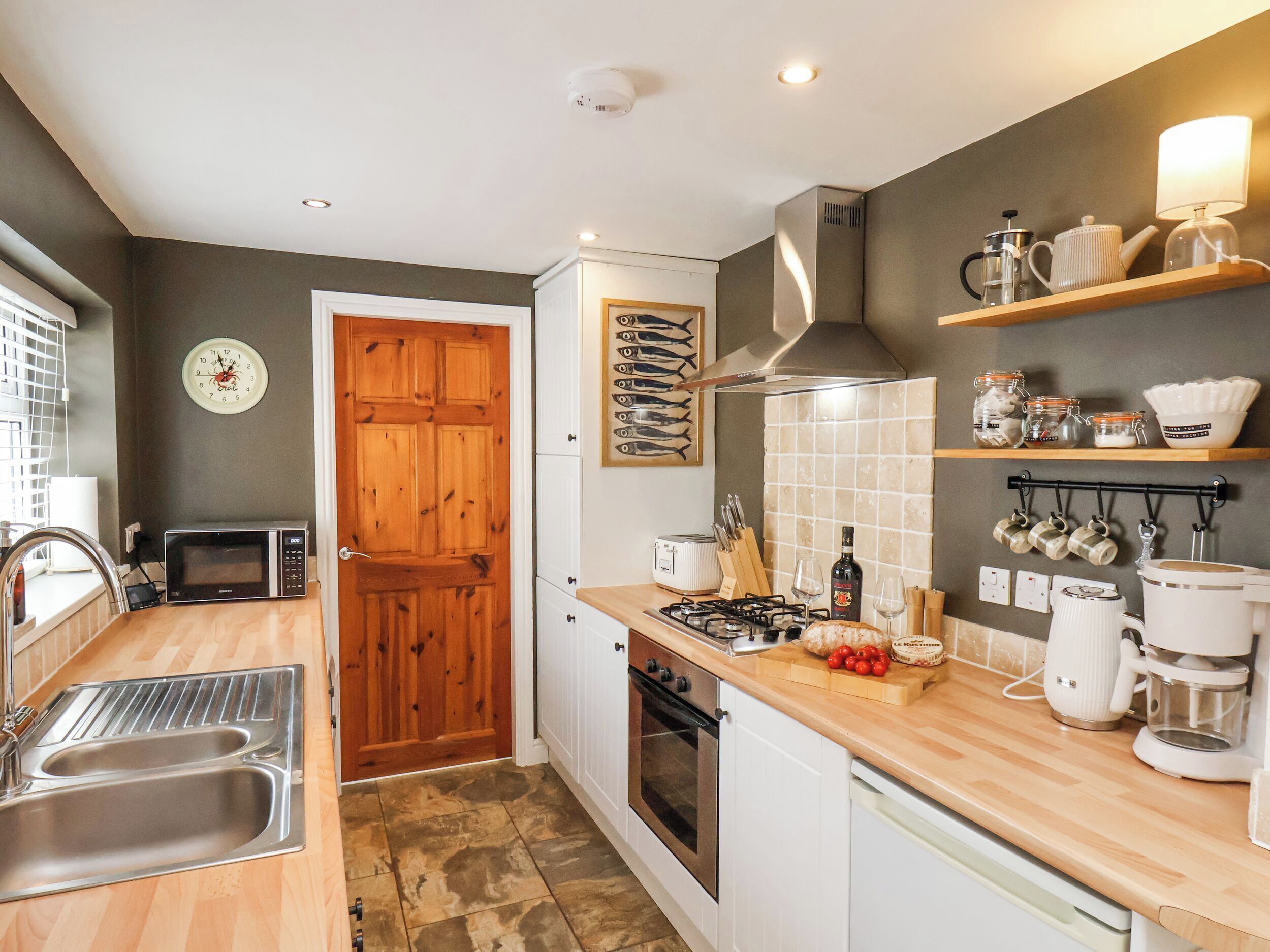 Køkkentøj/tallerkener/redskaber