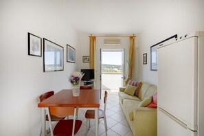 TV - GuestHost - Villa Safi: Apartment B (Ostuni)