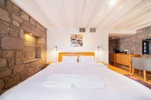 Chambre Double Supérieure | Minibar, coffres-forts dans les chambres, Wi-Fi gratuit