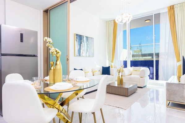 Living area - Bloomfields Hidden Gem 1Br with Pool (Dubai)