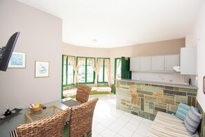 舒適公寓 | 熨斗/熨衣板、免費無線上網