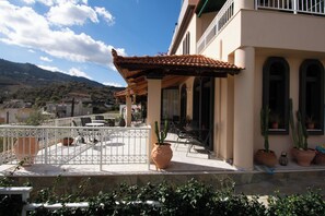Breakfast area - Aquarius Apartments by Checkin (Agia Pelagia)
