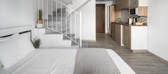 Azur Residences, Nilie Hospitality MGMT