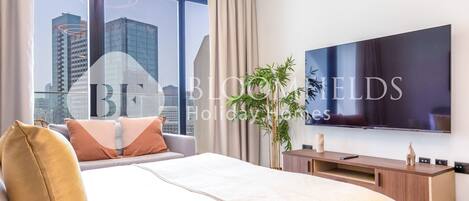 Iron/ironing board, free WiFi, bed sheets