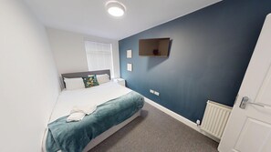 3 bedrooms, iron/ironing board, free WiFi, bed sheets