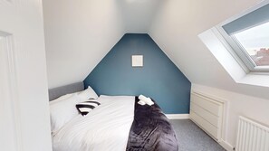 4 chambres, fer et planche à repasser, Wi-Fi gratuit, draps fournis