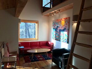 TV, fireplace - Oso Verde Ranch, a natural oasis, is located just a mile from downtown Mancos (Mancos)
