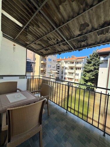 L's Apartment Ohrid: Cozy, A/C, parking, 300m from center – perfect stay!
