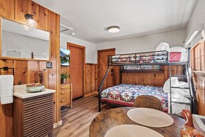 WiFi, bed sheets