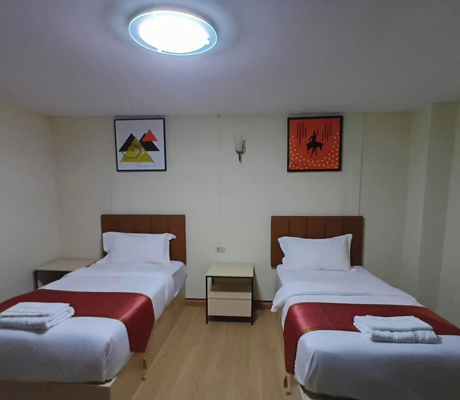 Schreibtisch, kostenloses WLAN, Bettwäsche