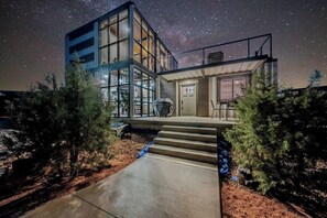 Exterior - Kanab Cube | Cozy Winter Stay Near Zion & Bryce (Kanab)