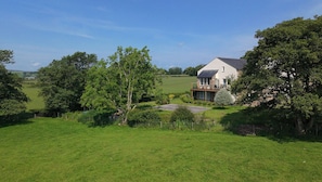 Cottage | Property grounds