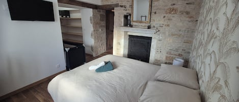 Fer et planche Ă repasser, Wi-Fi, draps fournis