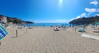 Elba Travels