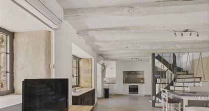 House for 5 with outdoor courtyard in the center