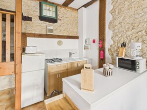 Fridge, microwave, oven, coffee/tea maker