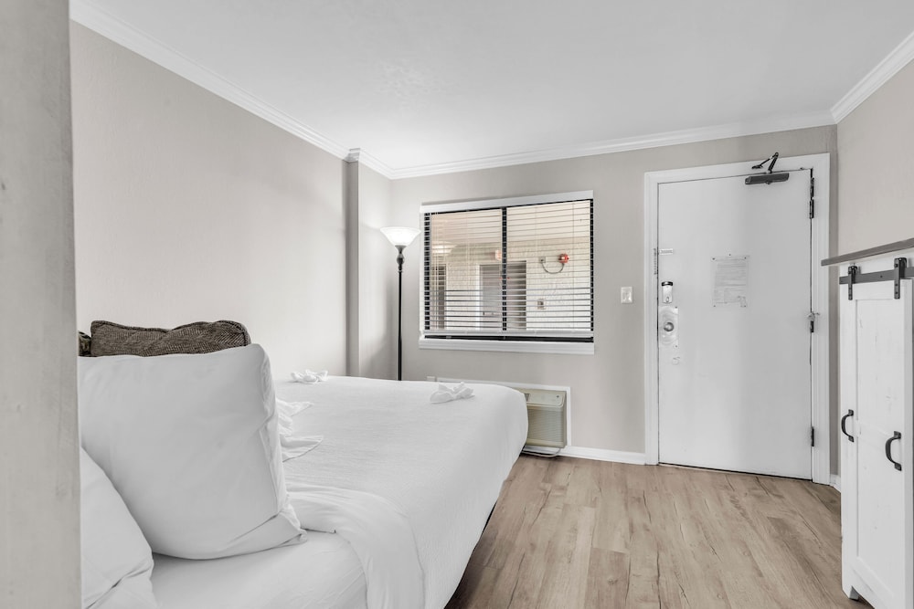 Bluewater Resort by null