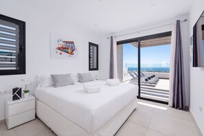 3 chambres, fer et planche à repasser, Wi-Fi gratuit, draps fournis