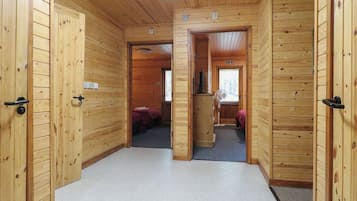 2 dormitoris, decoració individual i mobiliari individual