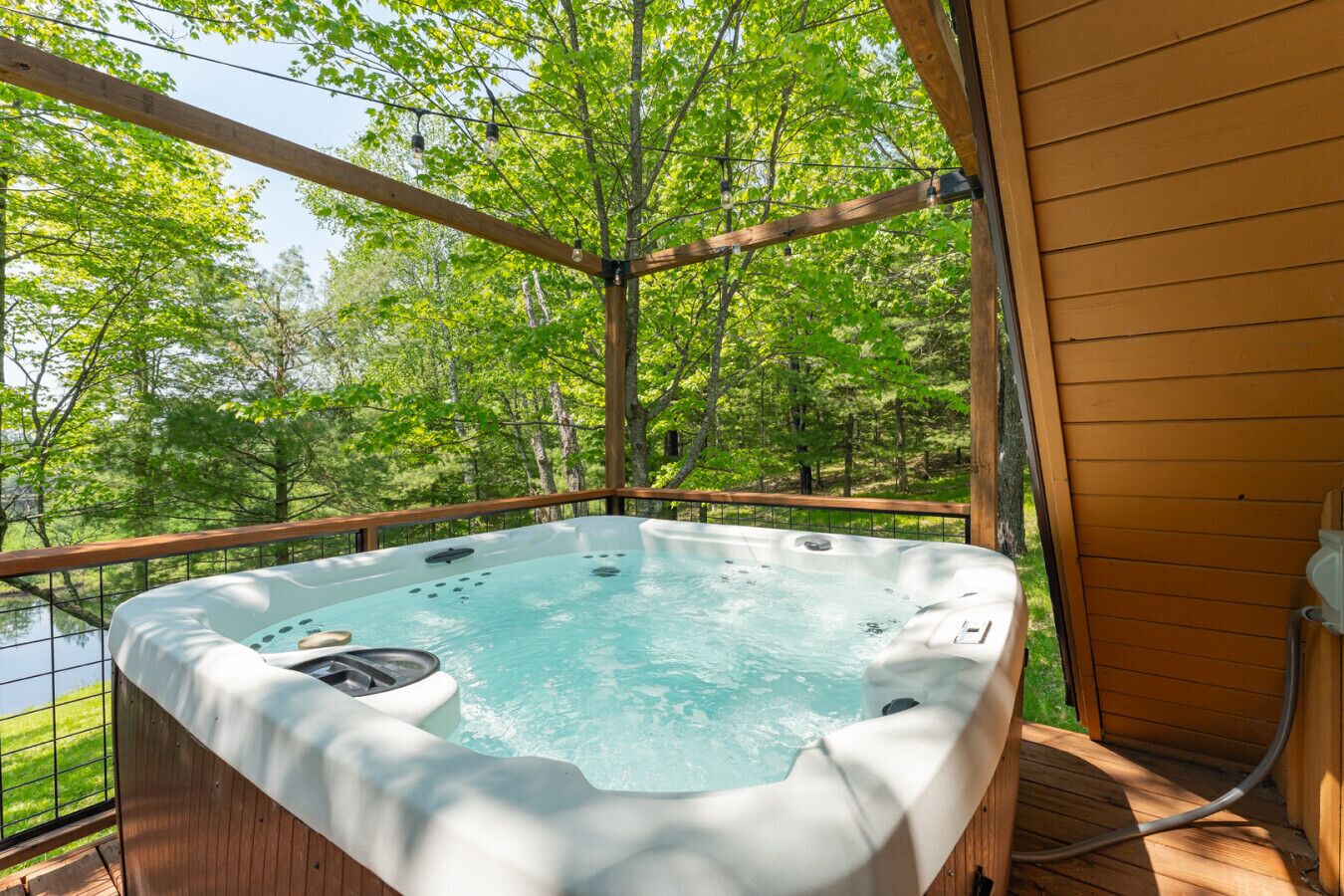 Bain à remous extérieur