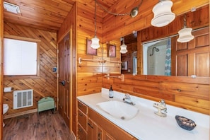 Hair dryer, towels - Grace Place Lakefront Retreat on Lac Vieux Desert (Watersmeet)