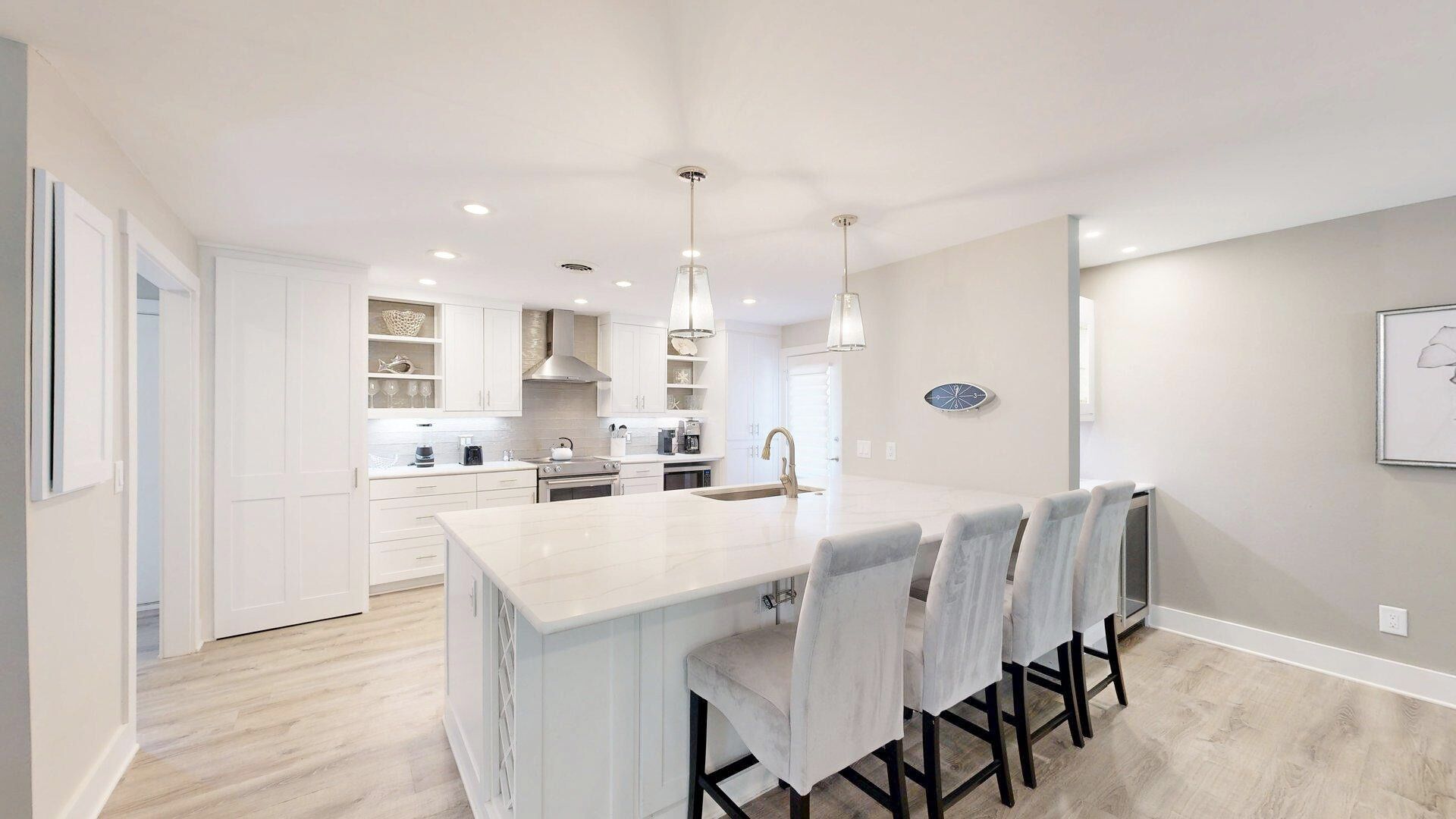 Kylskåp, mikrovågsugn, ugn och spishäll