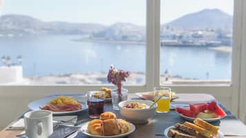 Free daily buffet breakfast