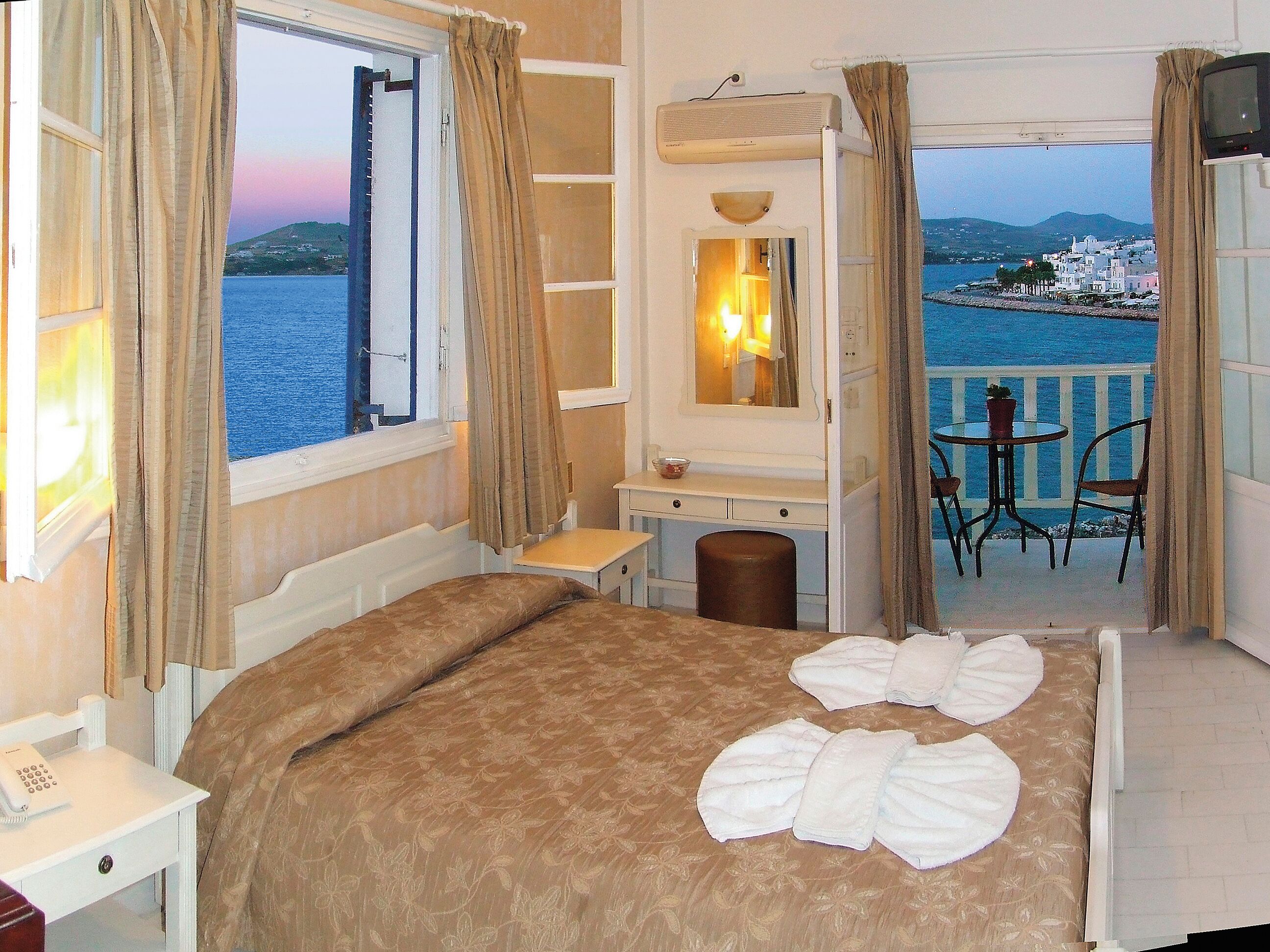 In-room safe, free WiFi