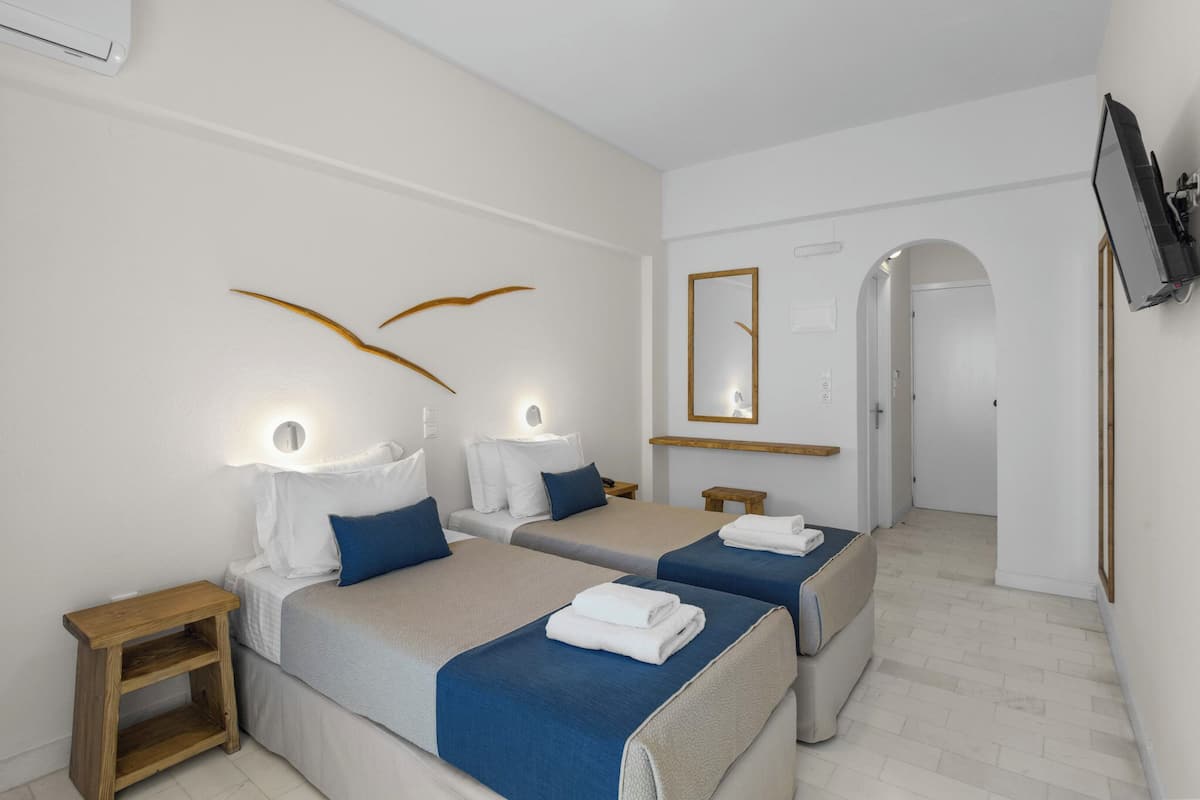 Basic Twin Room, Balcony, Sea View | In-room safe, free WiFi
