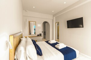 In-room safe, free WiFi