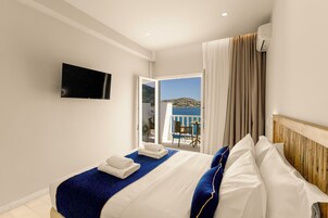 Superior Double Room, Balcony, Sea View | In-room safe, free WiFi