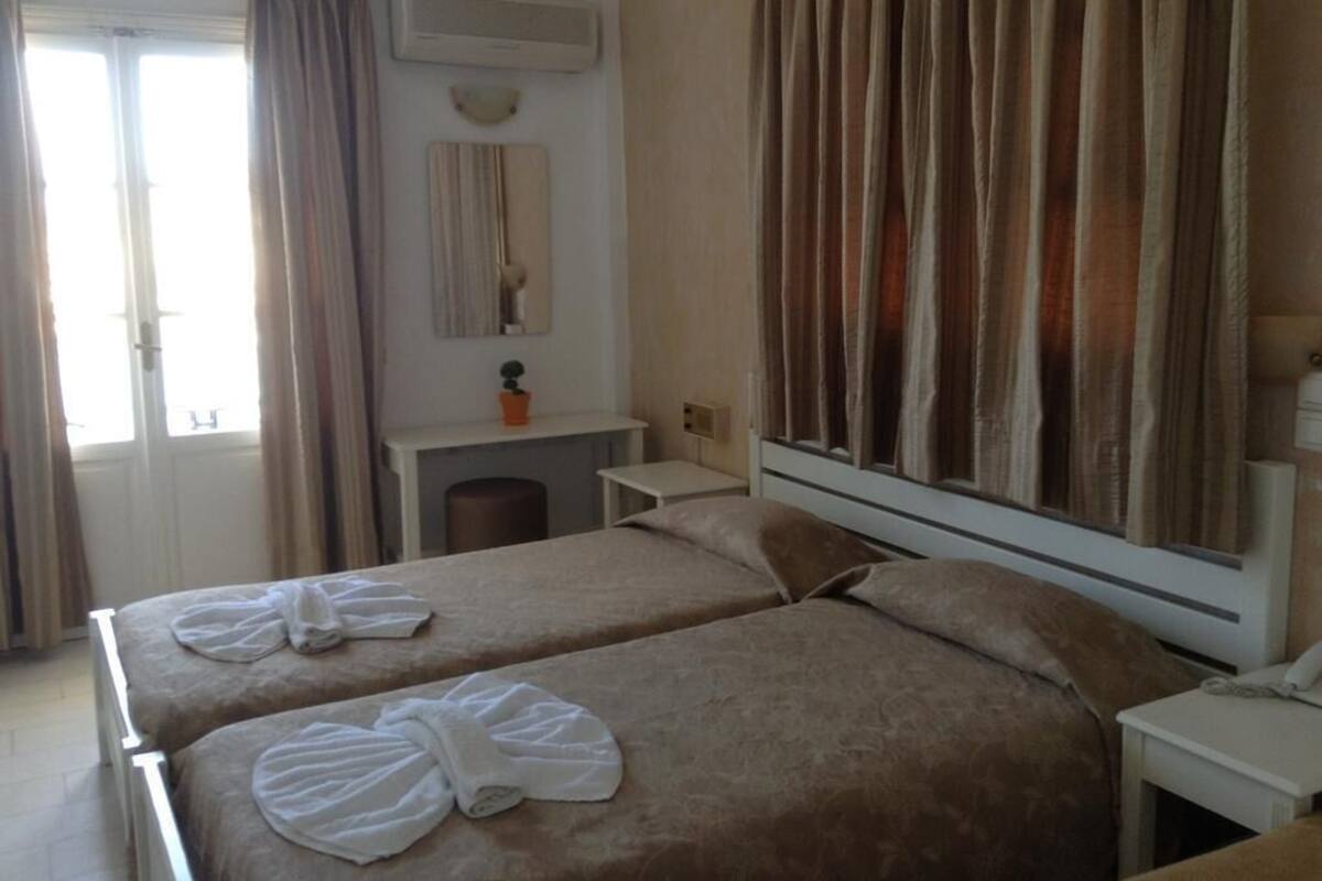 In-room safe, free WiFi