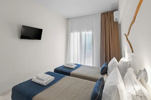 Basic Double or Twin Room, Balcony, Sea View - Pandrossos Hotel (Paros)