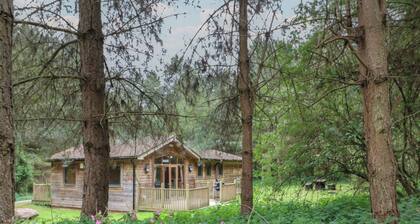 Oak Lodge