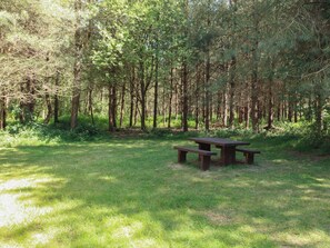 Outdoor dining - Oak Lodge (Swadlincote)