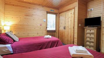 2 bedrooms, individually decorated, individually furnished