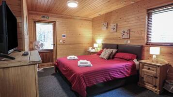 2 bedrooms, individually decorated, individually furnished