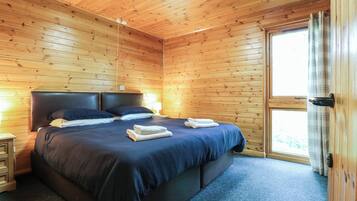 4 bedrooms, individually decorated, individually furnished