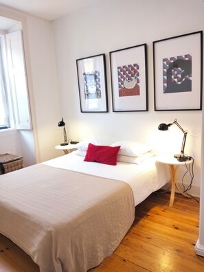 3 chambres, fer et planche à repasser, Wi-Fi, draps fournis