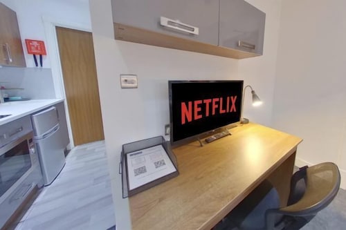 CovStays – Victoria House - Deluxe Studios in Coventry City Centre