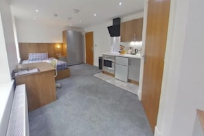 Room - CovStays – Victoria House - Deluxe Studios in Coventry City Centre (Coventry)