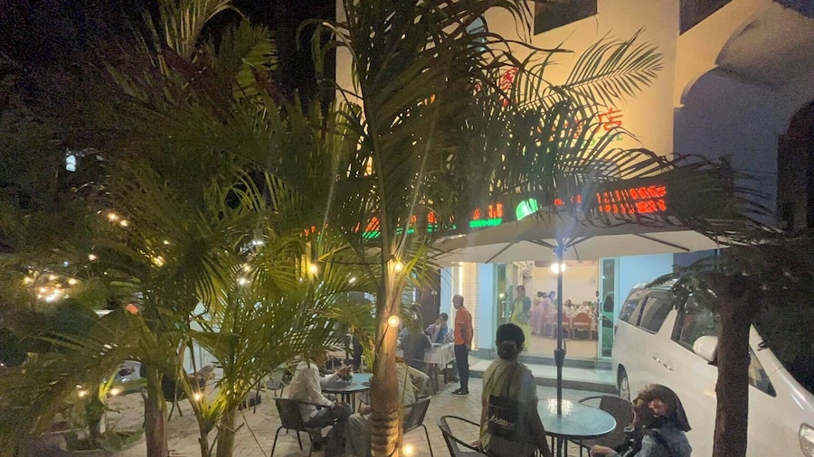 Mango restaurant and apartment hotel