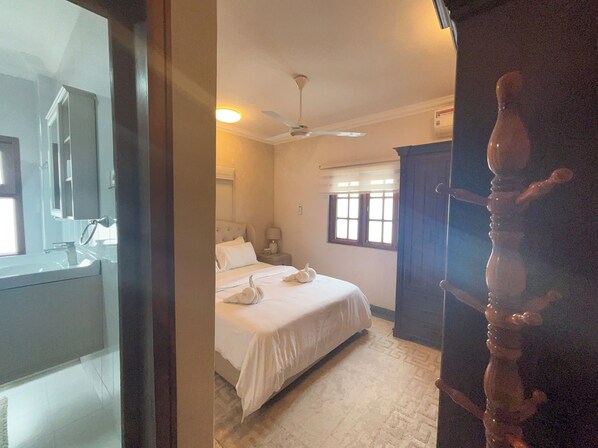 Deluxe Condo, Balcony, City View | Bathroom